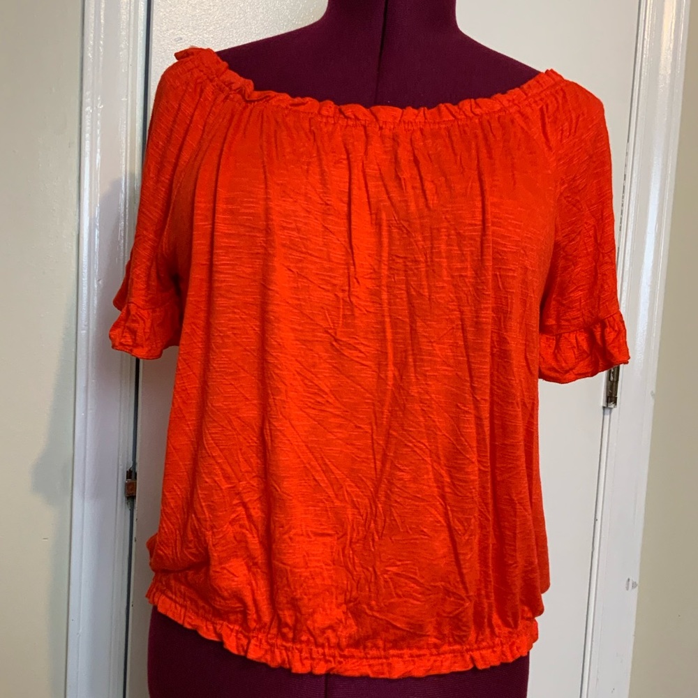 NWT Eyeshadow Rayon Coral Top, Short Sleeves with Ruffle at hem